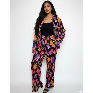 Piper and Scoot Women Multi Two Piece Set Size L/XL Plisse Flower Power